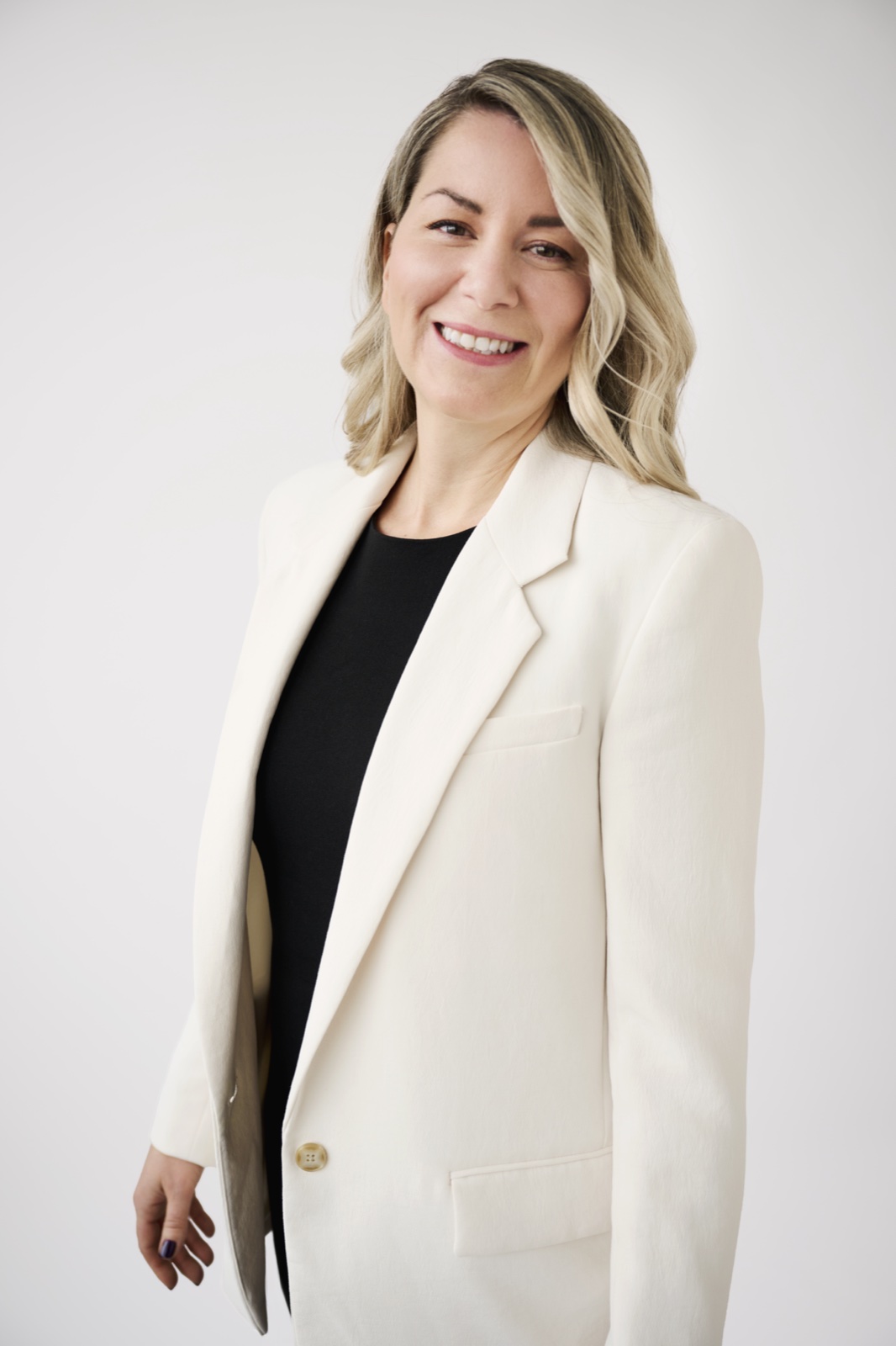 Caroline Dubé, MBA, CEO et cofondatrice en médecine esthétique à la clinique Le Centre au Québec | Caroline Dubé, MBA, CEO and co-founder in aesthetic medicine at Le Centre clinic in Quebec